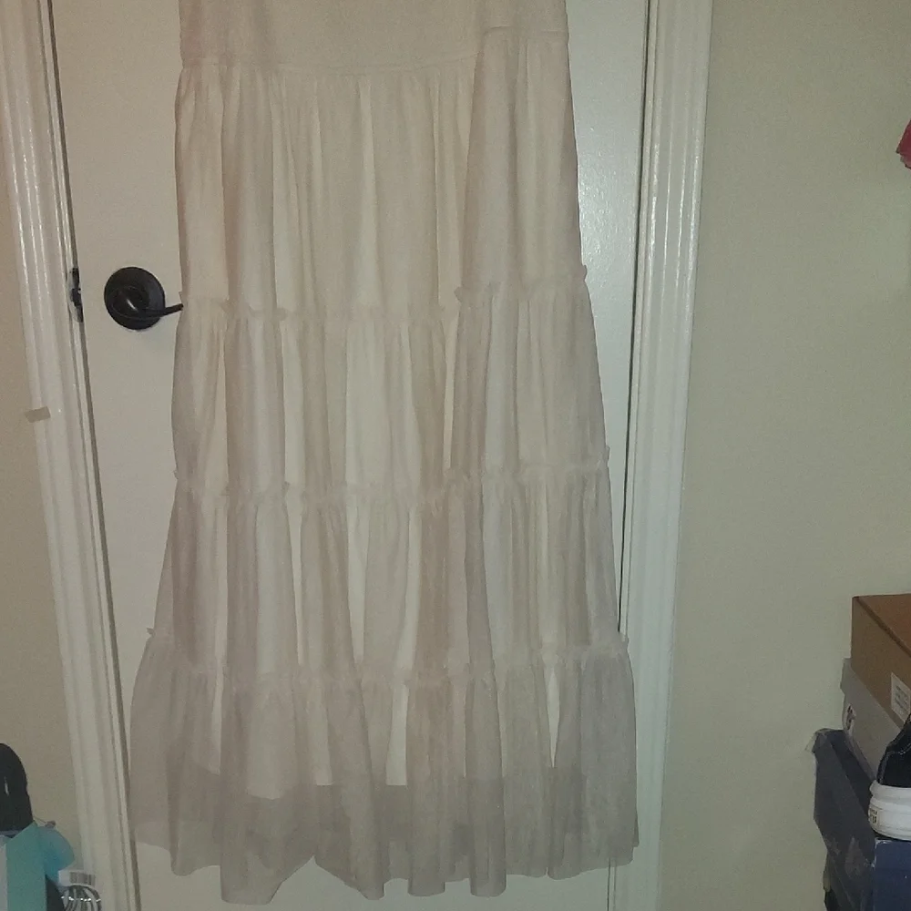 Chic Cream Maxi Dress with Puff Sleeves B19 - Picture 7 of 7